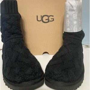NIB UGG Women’s Isla Woven Boots